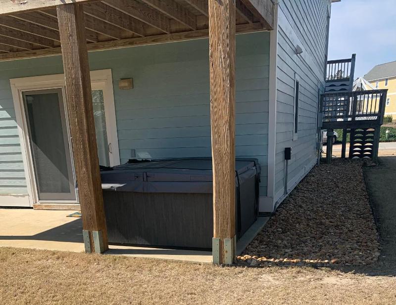 Walk to Beach Hot Tub Resort with Community Pool - image 31