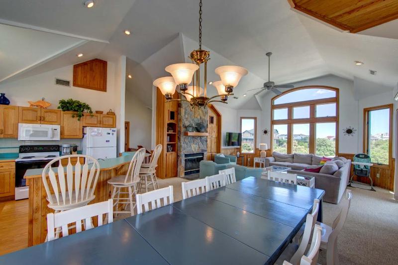 Oceanside in Whalehead with Pool Spa Sleeps 18 - image 36