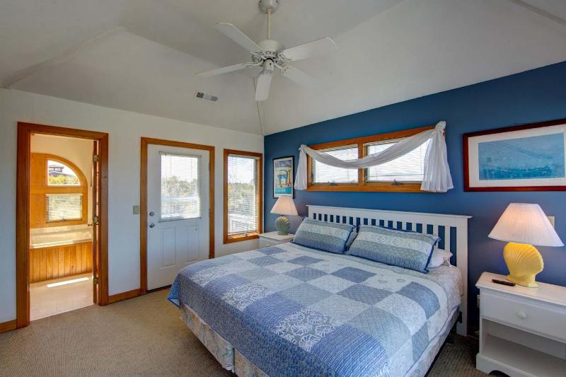Oceanside in Whalehead with Pool Spa Sleeps 18 - image 46