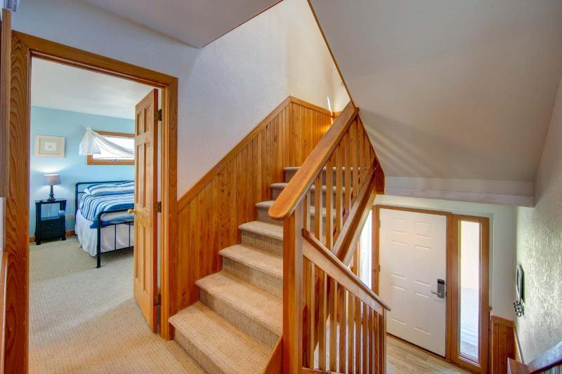 Oceanside in Whalehead with Pool Spa Sleeps 18 - image 42