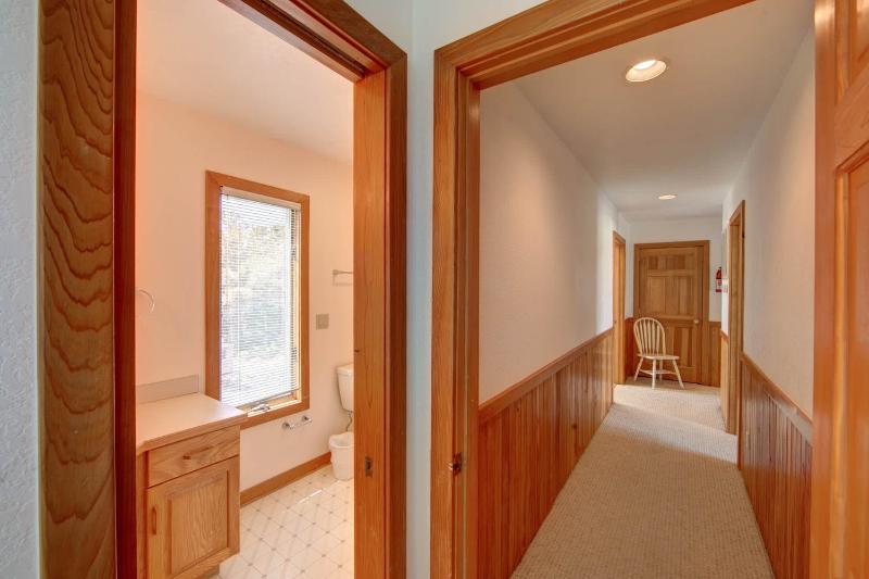Oceanside in Whalehead with Pool Spa Sleeps 18 - image 34