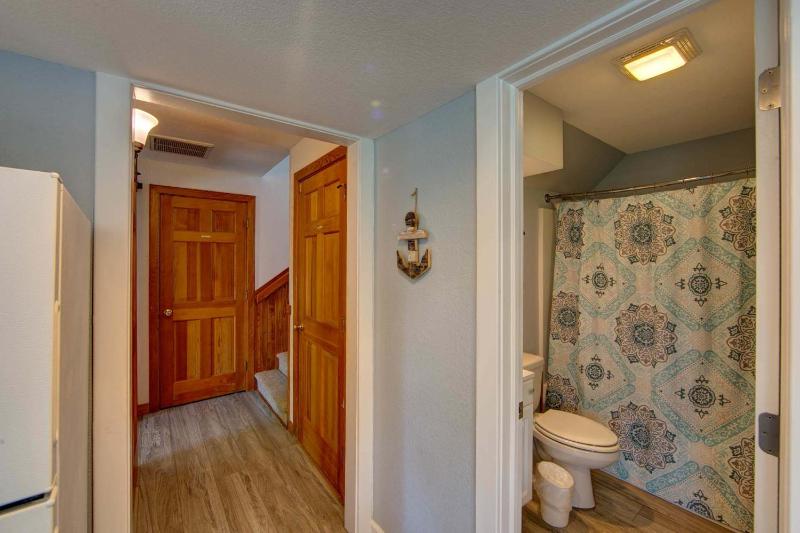 Oceanside in Whalehead with Pool Spa Sleeps 18 - image 47