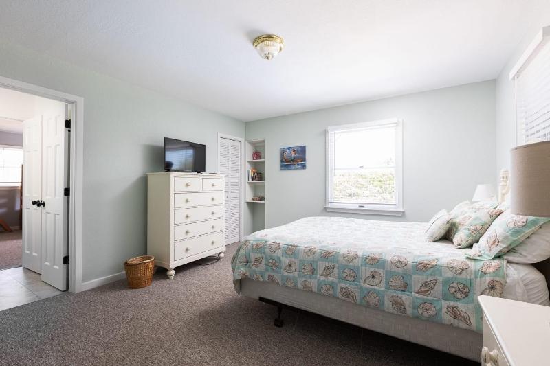Private Semi-Oceanfront Retreat with Pool & Spa - image 38