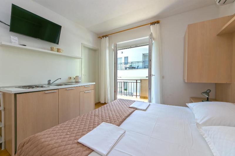 Apartmani Brela 1 - image 18