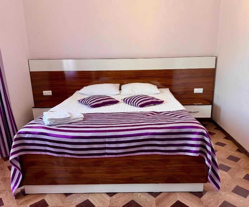 Double Room with Mountain View image 4