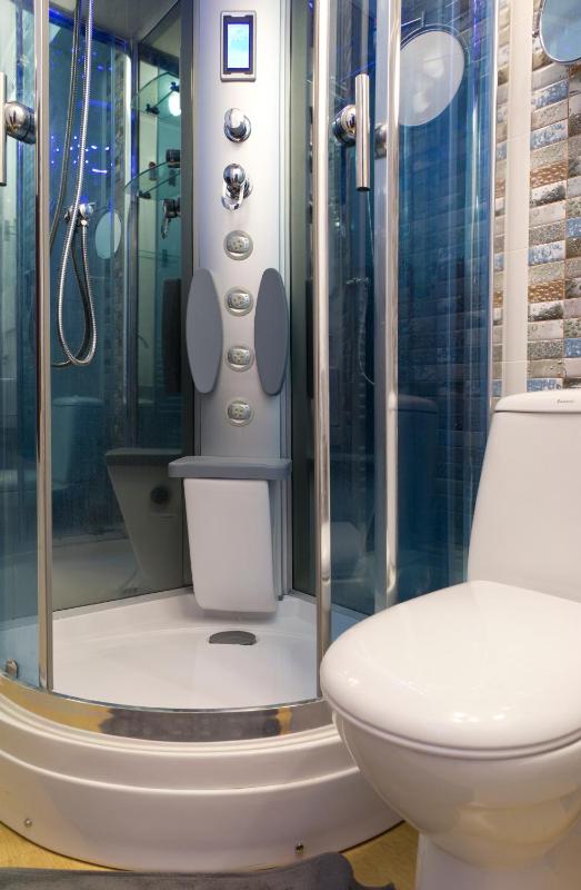 Studio with Balcony image 3