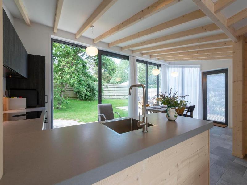 Attractive home with terrace - image 10