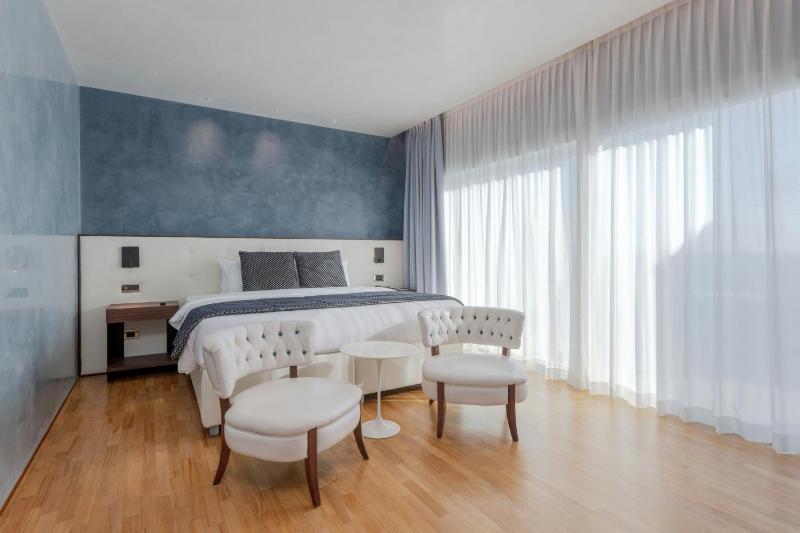 Junior Suite image 1