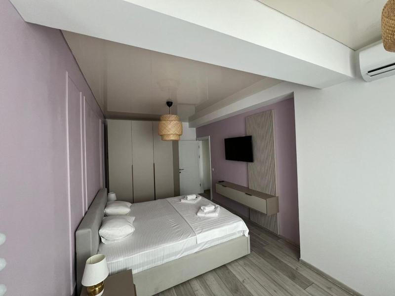 402 B2 ALMAR LUXURY RESIDENCE-Renting Apartments & Free Pool - image 9