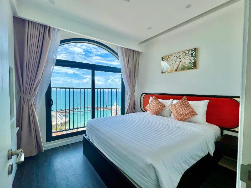 Skyline Hillside Apartment Phu Quoc - image 13
