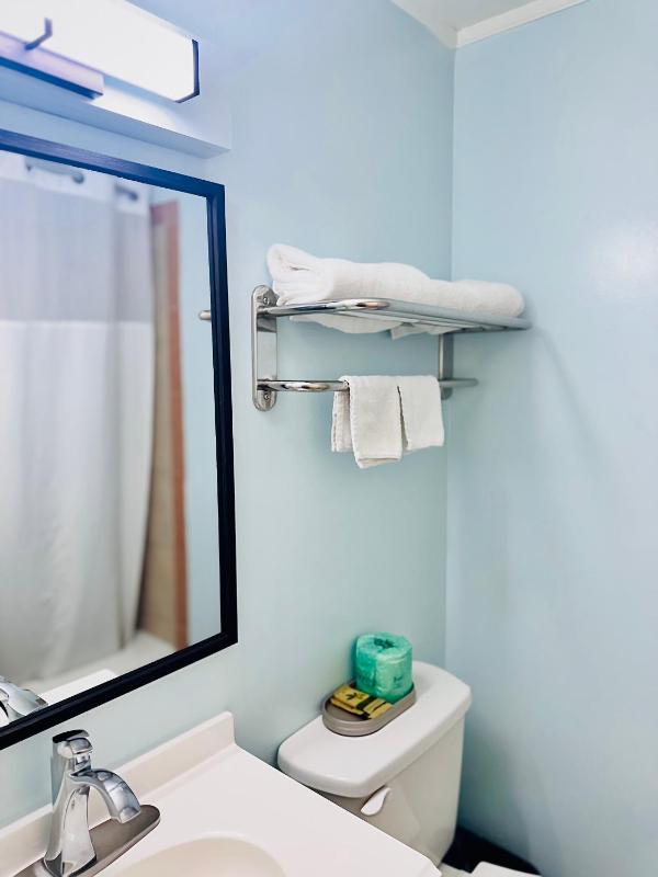 Standard Queen Room image 2