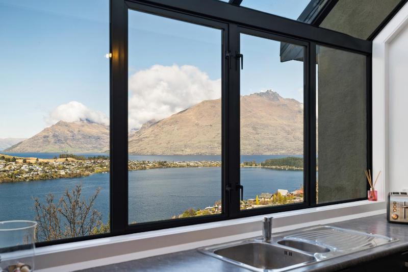 Golden Views Queenstown - image 16