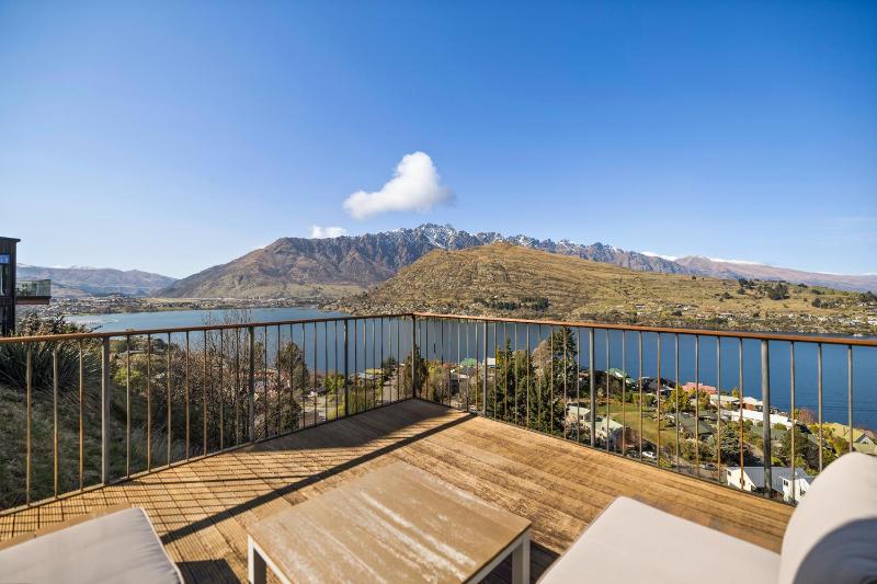 Golden Views Queenstown - image 19