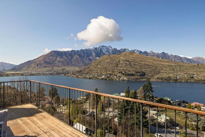 Golden Views Queenstown - image 1