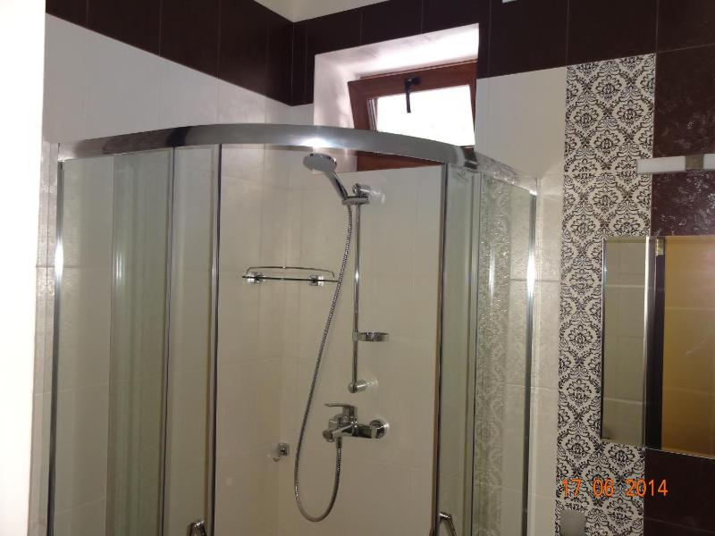 Triple Room with Balcony image 2