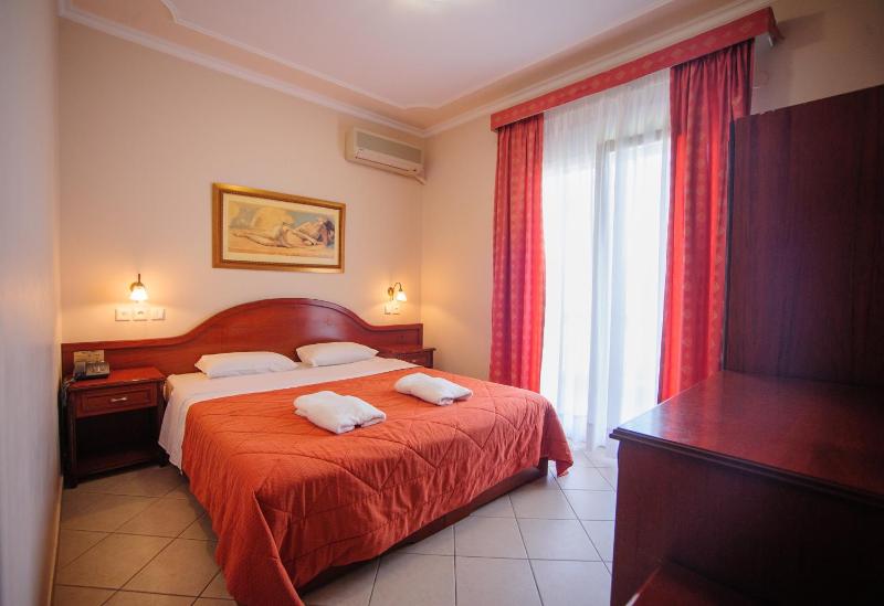 Double Room image 1