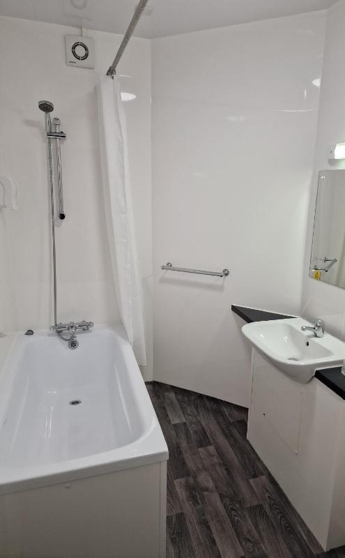 Royal Court Hotel - image 4