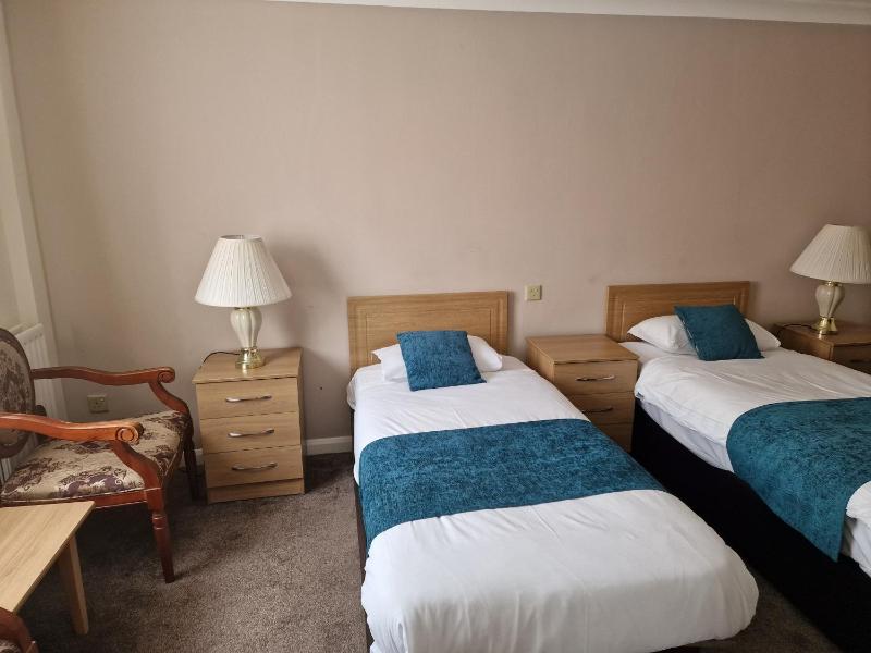 Royal Court Hotel - image 30
