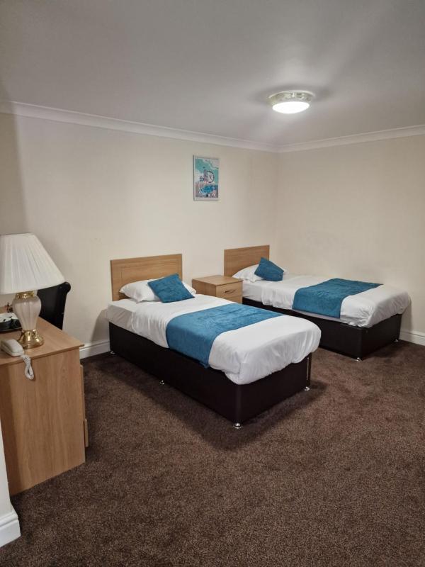 Royal Court Hotel - image 19