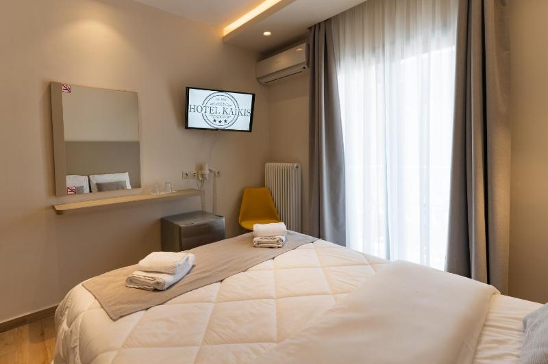 Double Room with Balcony image 1