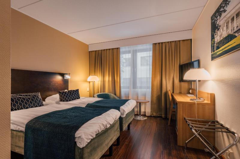 Standard Twin Room - Spa Hotel Building - Spa Access Included image 4