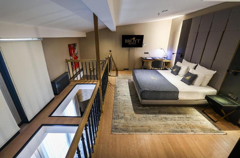 Penthouse Room image 2