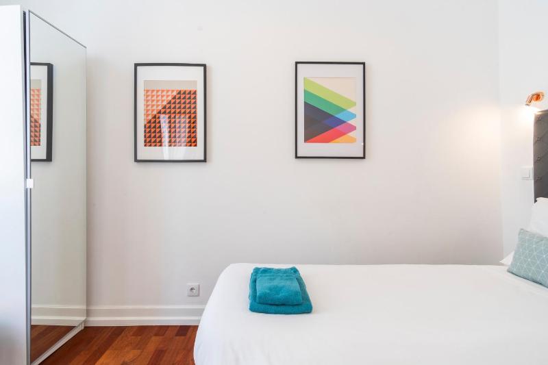 One-Bedroom Apartment image 4