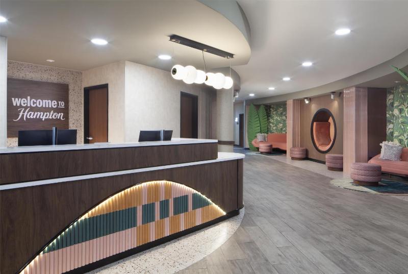 Hampton Inn by Hilton Tampa Fairgrounds Casino - image 9