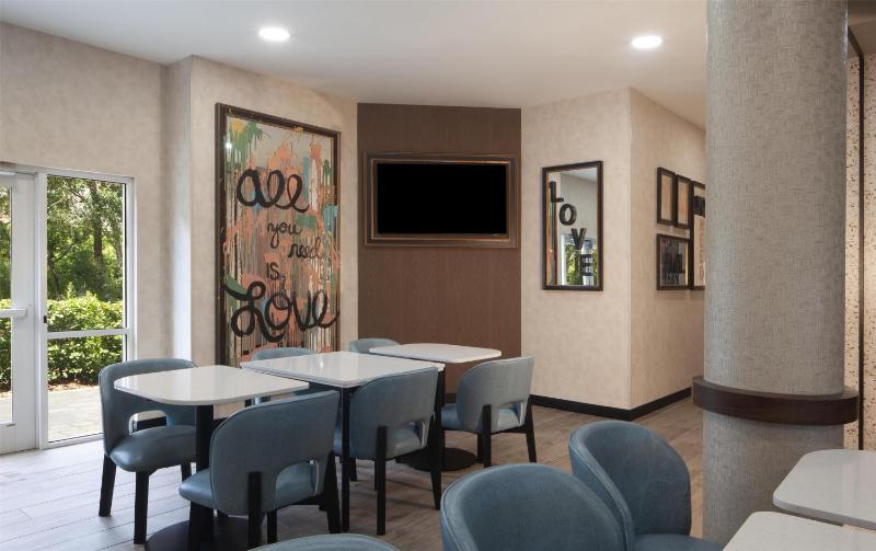 Hampton Inn by Hilton Tampa Fairgrounds Casino - image 20