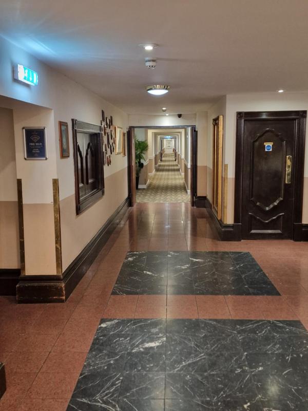 Royal Court Hotel - image 17