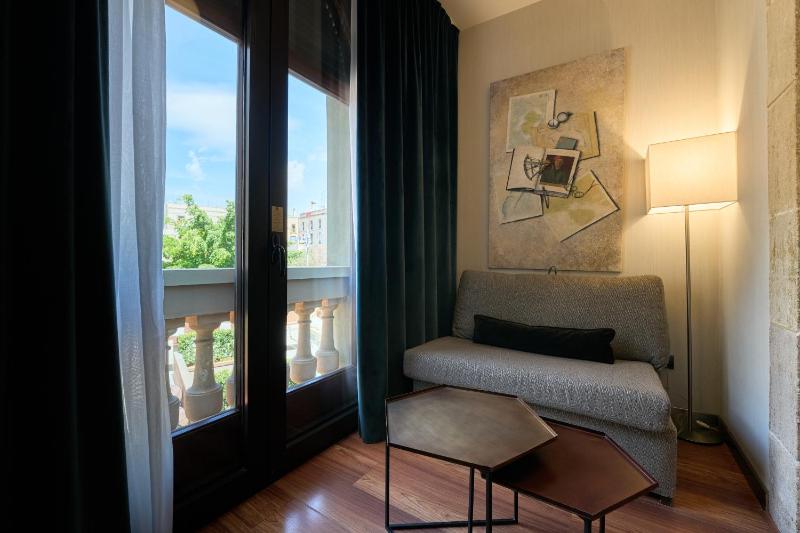 Superior Double Room image 3