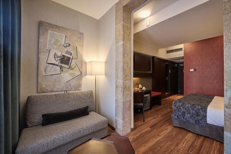 Superior Double Room image 4