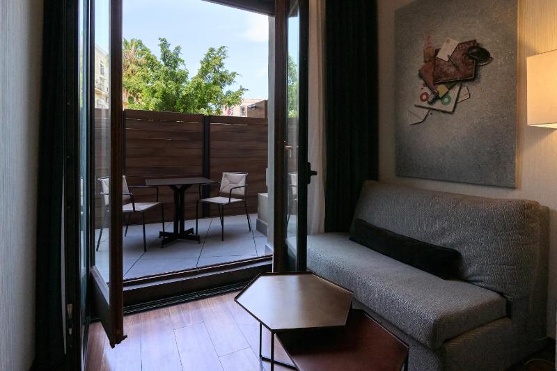 Superior Twin Room with Terrace image 3