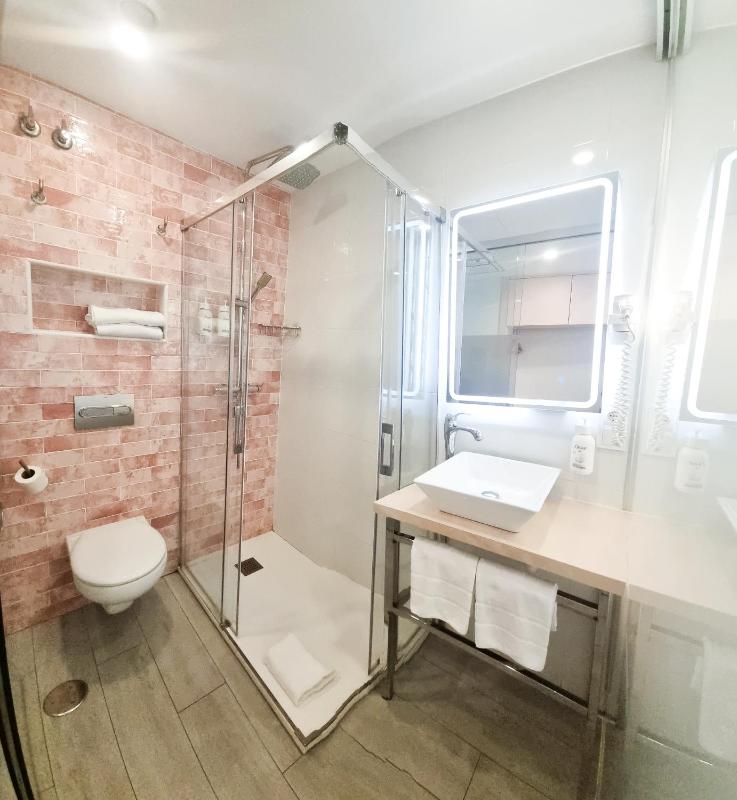 Hotel Clopy Rocamar - image 10