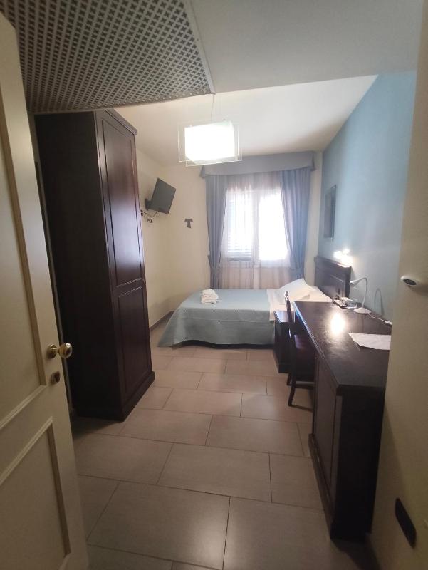 Single Room image 1