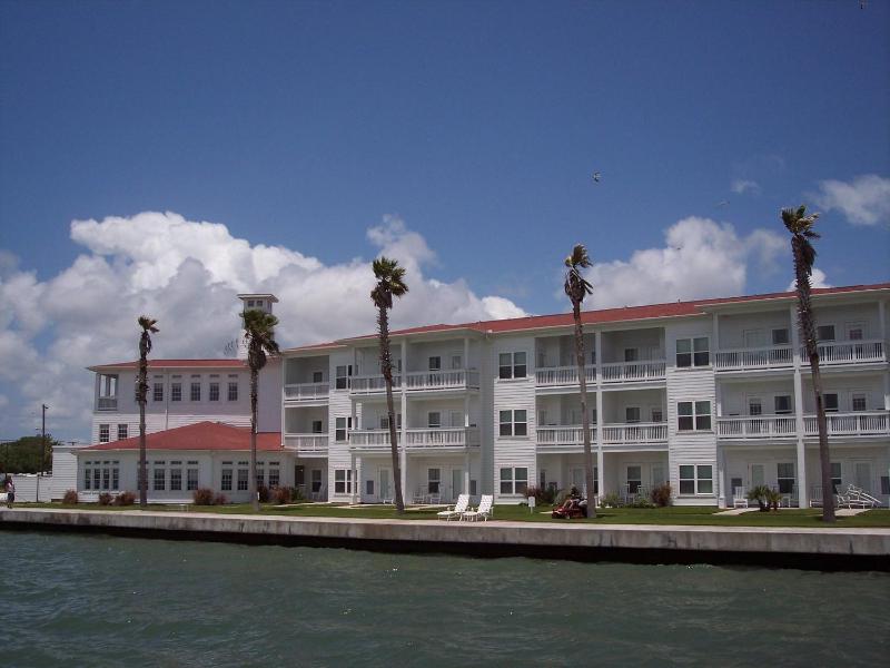 Lighthouse Inn at Aransas Bay - image 4