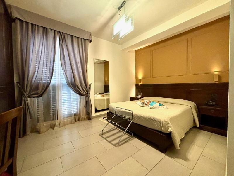 Budget Double Room image 2