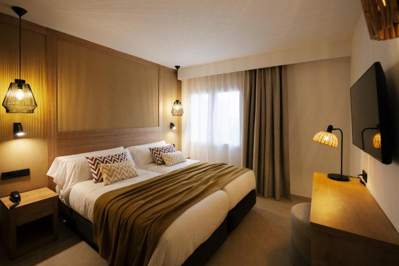 Extra Caramelo Junior Suite (2 Adults) image 1