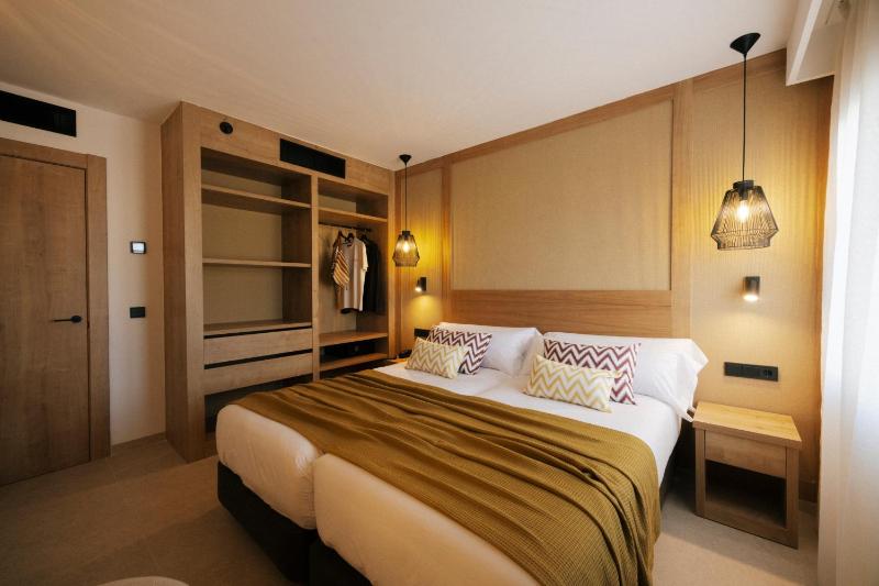 Extra Caramelo Junior Suite (3 Adults) image 4