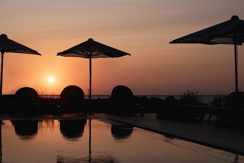 Colombos Beachfront - image 15