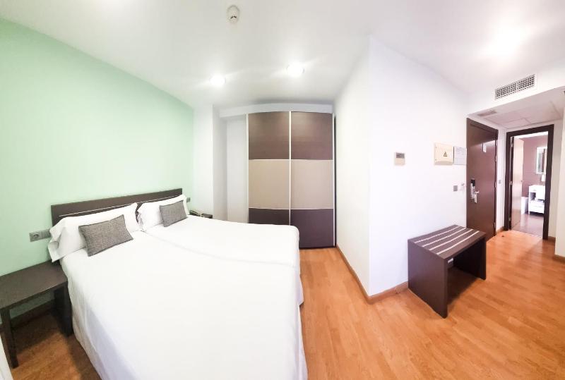 Superior Double Room image 4