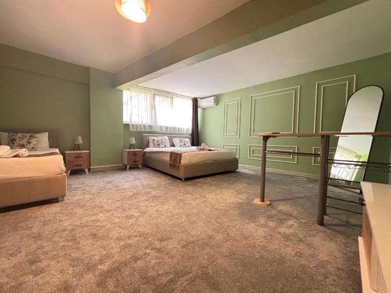 Deluxe Triple Room image 1