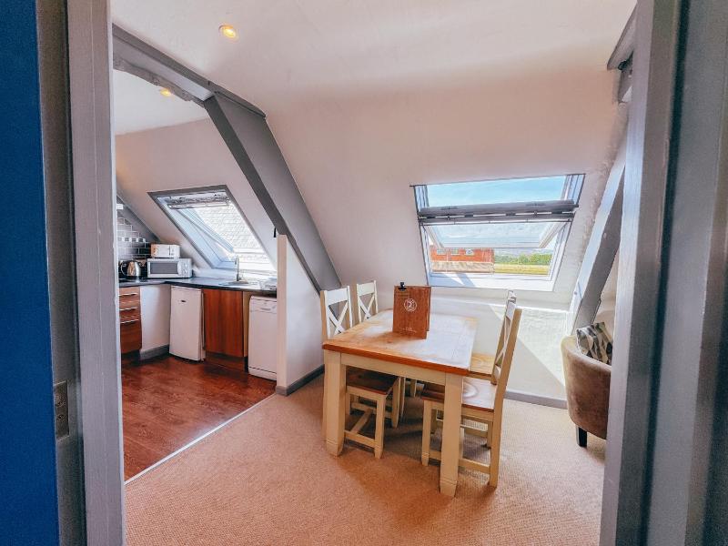 Apartment with Estuary View  image 3