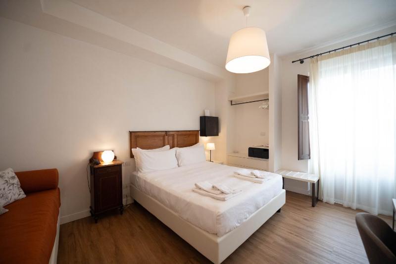 Superior Double Room image 4
