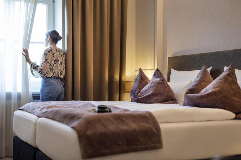 Superior Double Room image 4