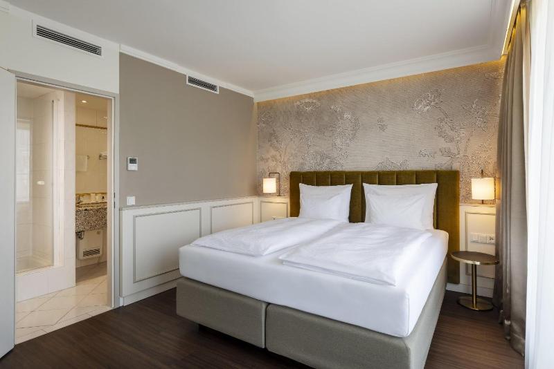 Junior Suite image 1