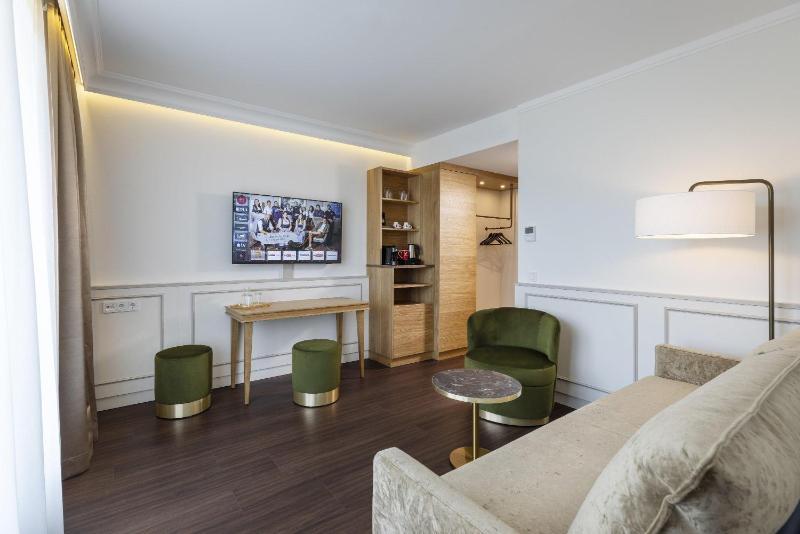 Junior Suite image 4