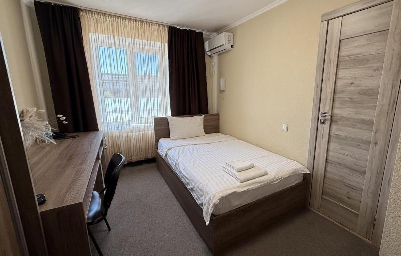 Standard Single Room image 3