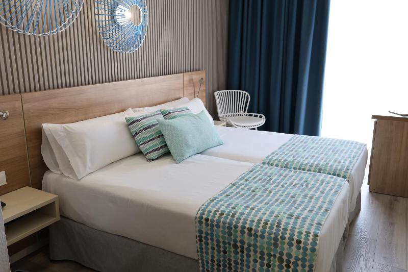 Double or Twin Room without Balcony image 1