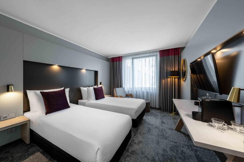 Deluxe Twin room image 1